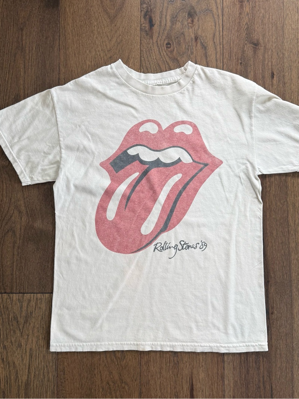 the Rolling Stones White T-Shirt with Red Tongue Graphic Size M
